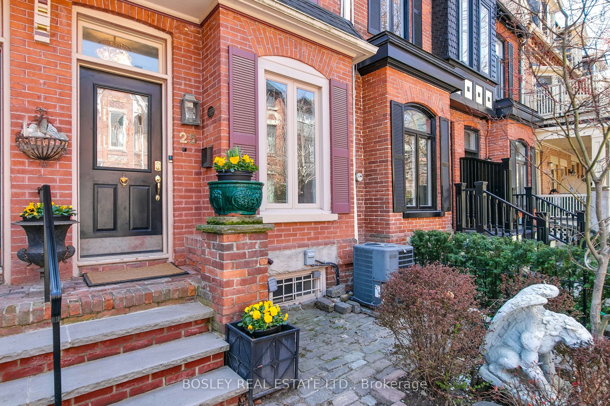 25 Salisbury Avenue