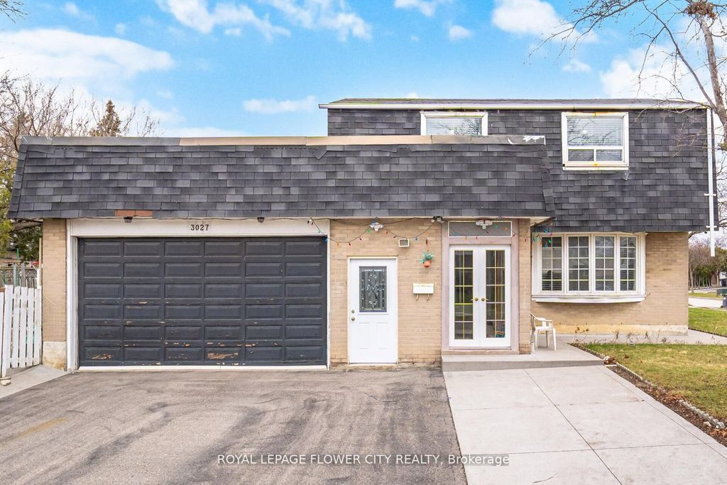 Photo of 3027 Coral Drive, Mississauga, ON L4T 1Z2 (MLS # W13106456)