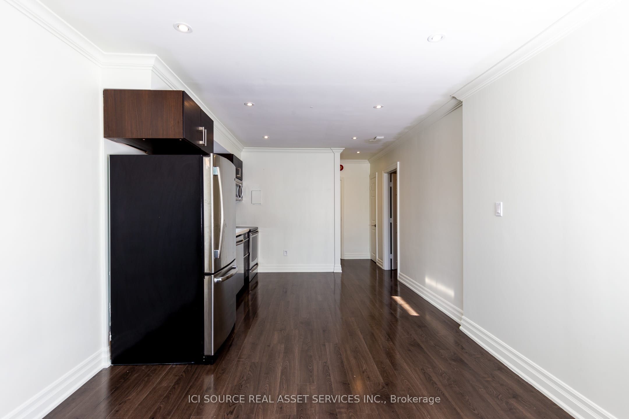 253 Lakeshore Road E C