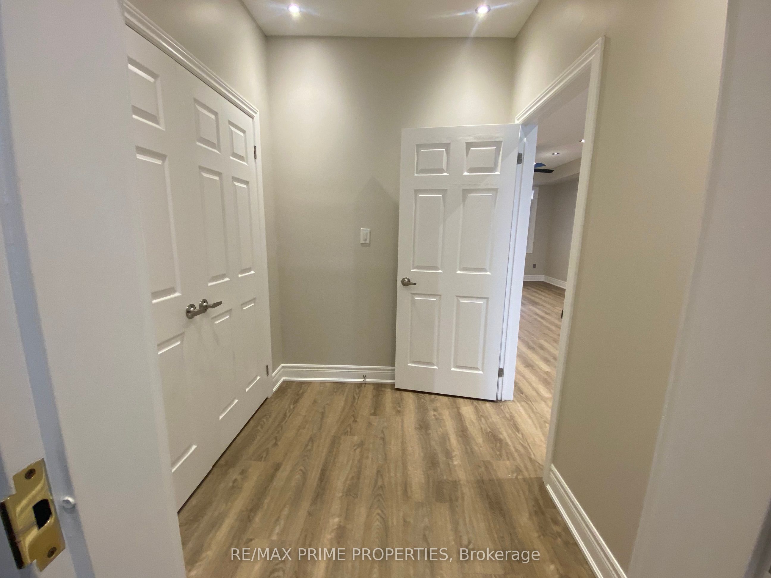 2929 Bur Oak Avenue Main