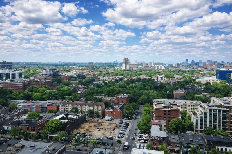 125 Peter Street 906