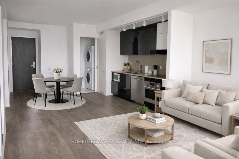 125 Peter Street 906