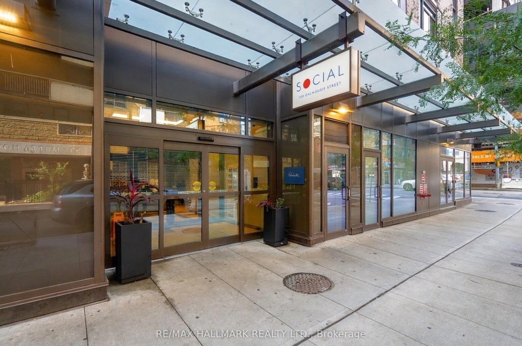 Photo of 100 Dalhousie Street #709, Toronto, ON M5B 0C7 (MLS # C14031398)