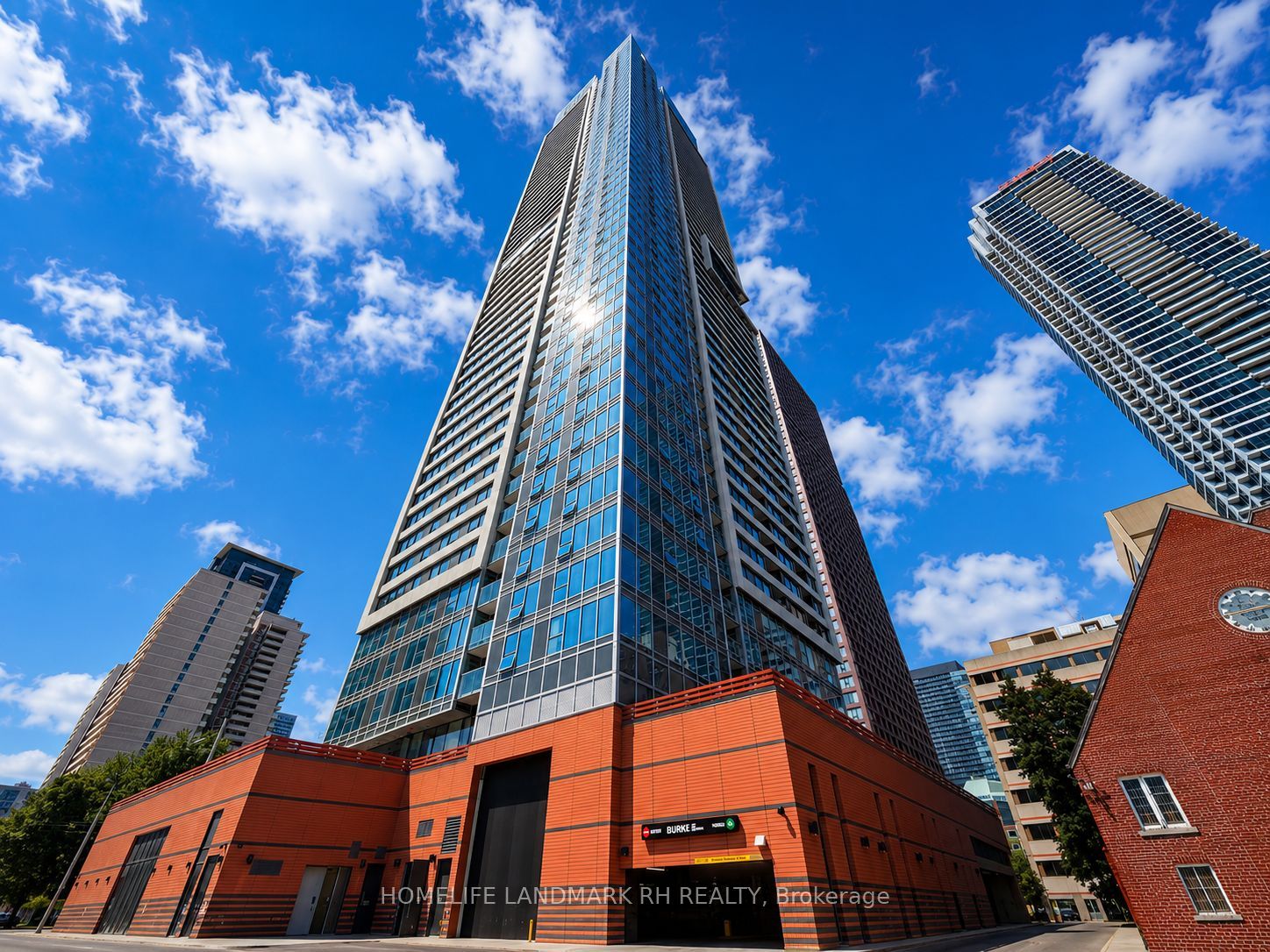 Photo 1 of 15 — 609 Sherbourne Street 2805, Toronto, ON M4X 0A4
