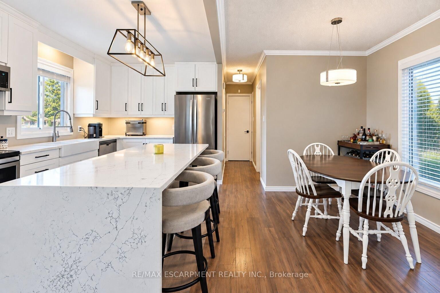 6 SANDRA Crescent