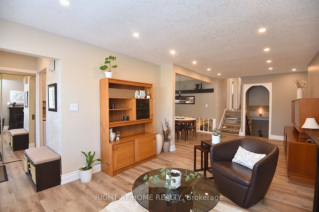 Photo of 105 Bismark Drive, Cambridge, ON N1S 4E8 (MLS # X12450796)