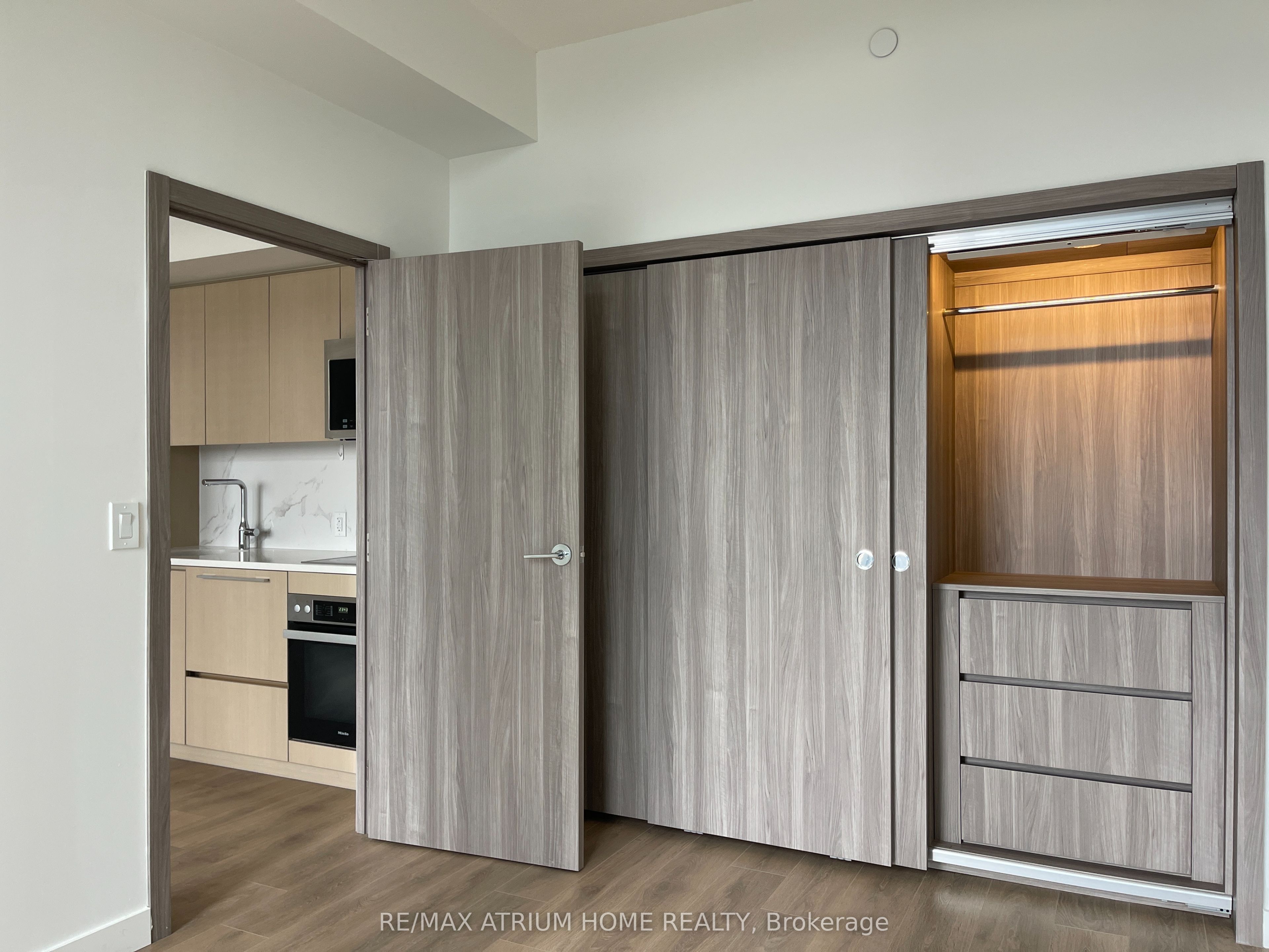 38 Widmer Street 2208
