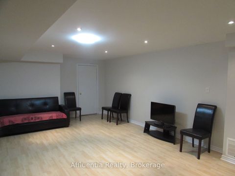 132 Oakborough Drive Markham ON L6B 0G3