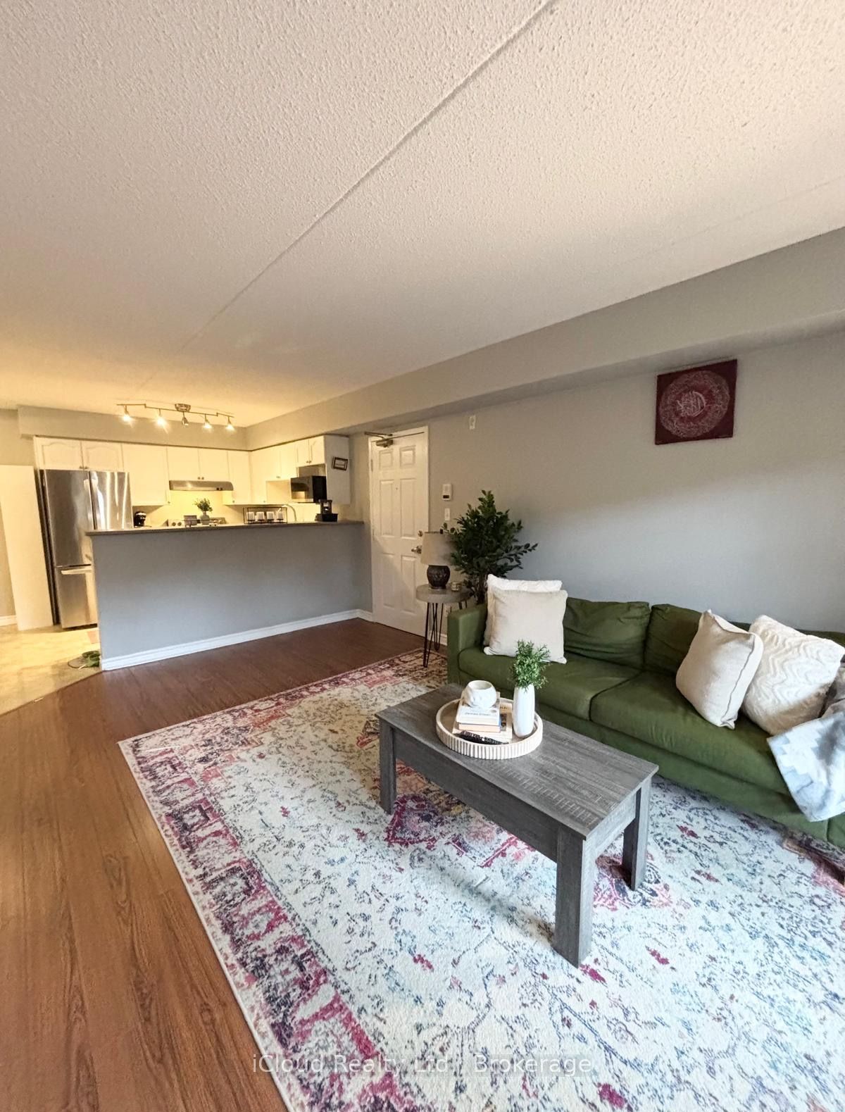 1470 Bishops Gate 104