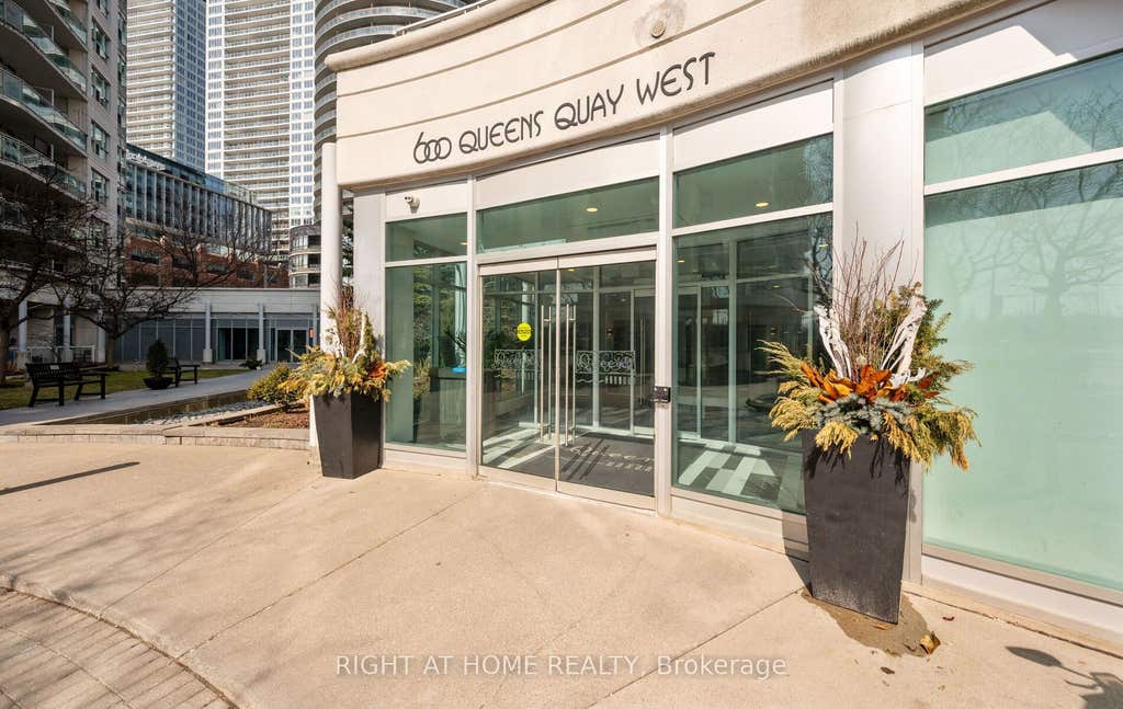 Photo of 600 Queens Quay #219, Toronto, ON M5V 3M3 (MLS # C13230912)