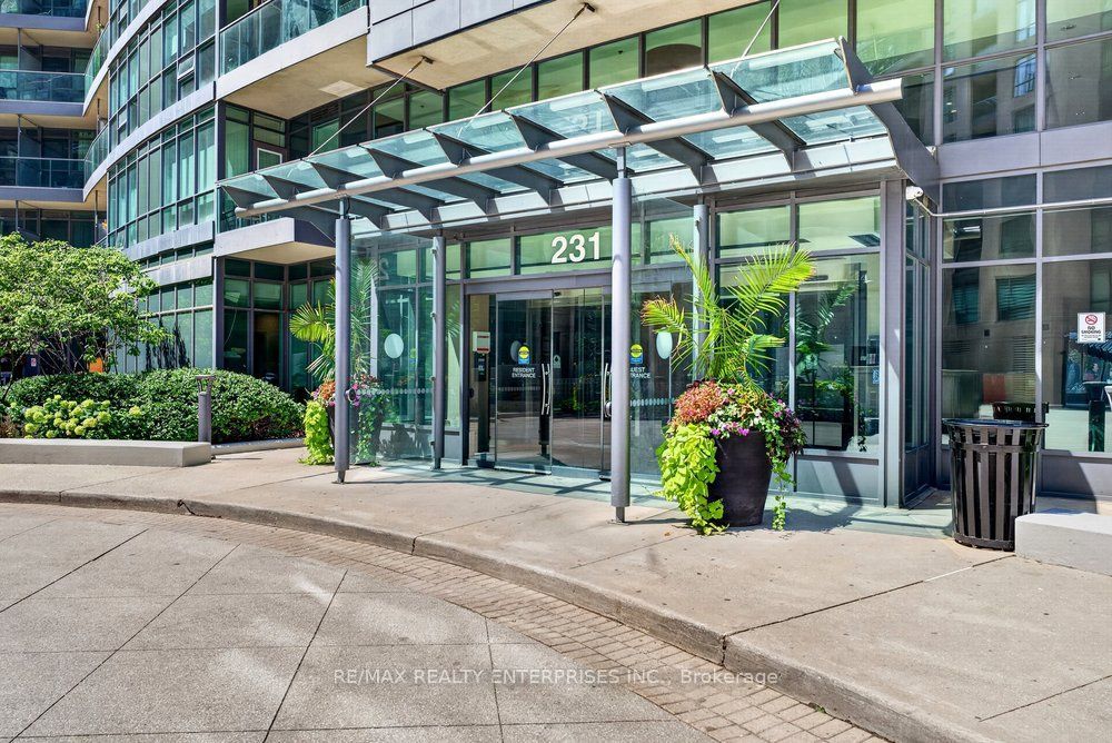 Photo of 231 Fort York Boulevard #412, Toronto, ON M5V 1B2 (MLS # C13851996)