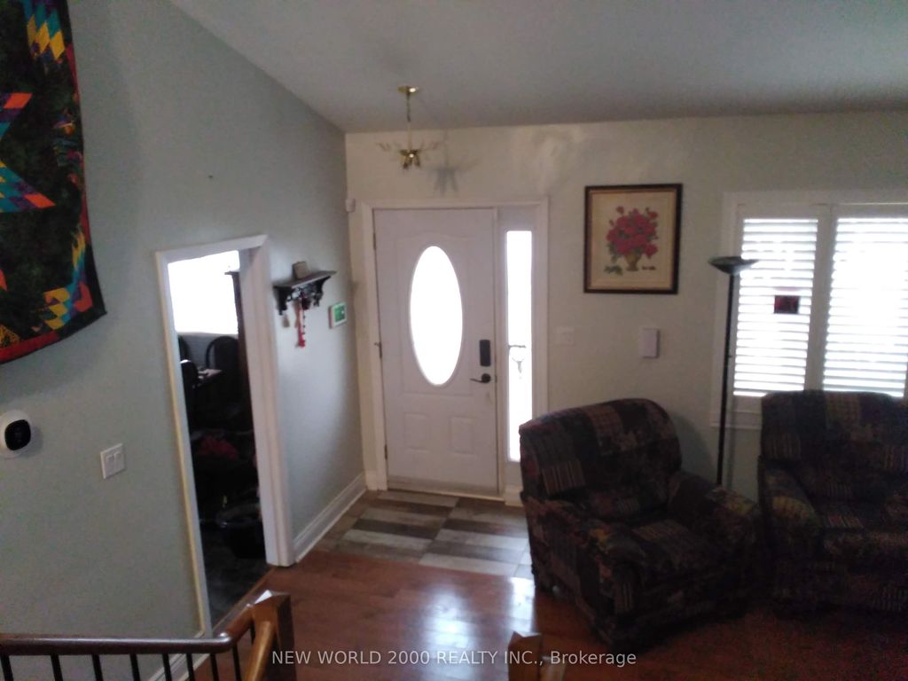 Photo of 920 Greenwood Crescent, Whitby, ON L1N 1C8 (MLS # E12631420)