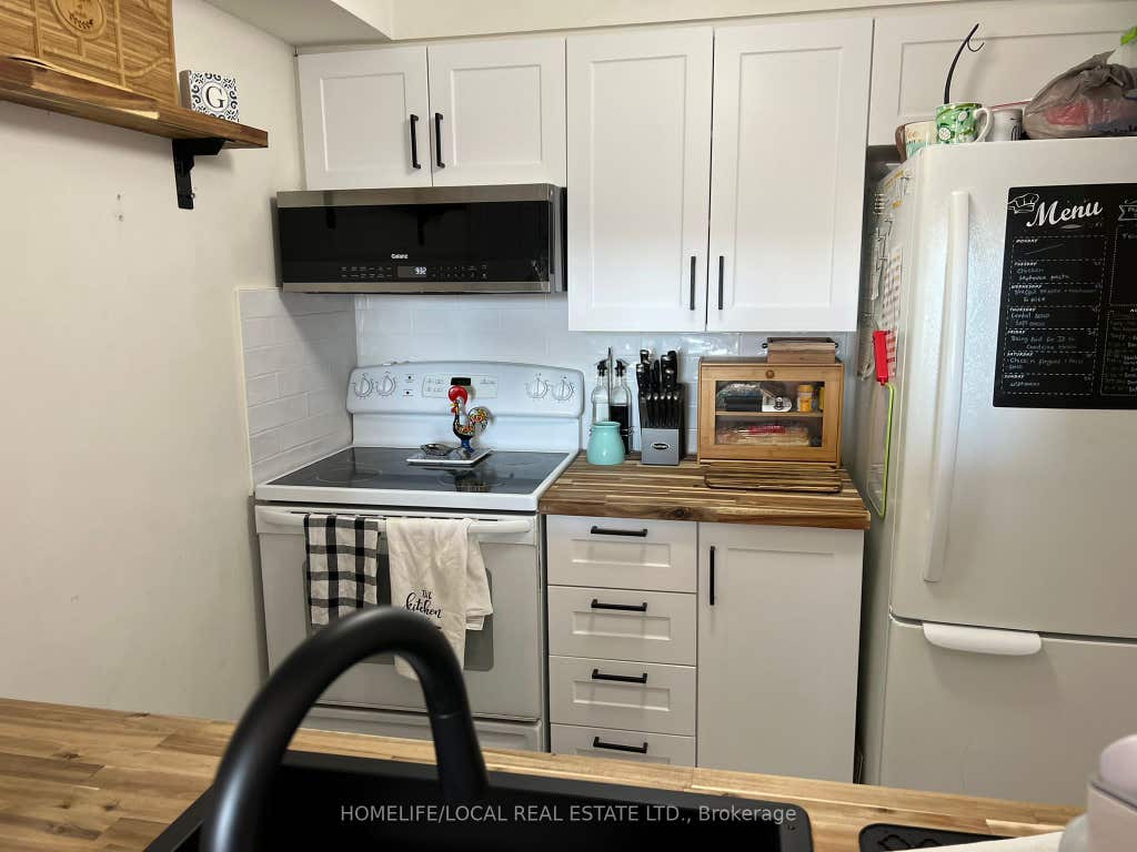 Photo of 3 Hickory Tree Road #1402, Toronto, ON M9N 3W5 (MLS # W13633652)