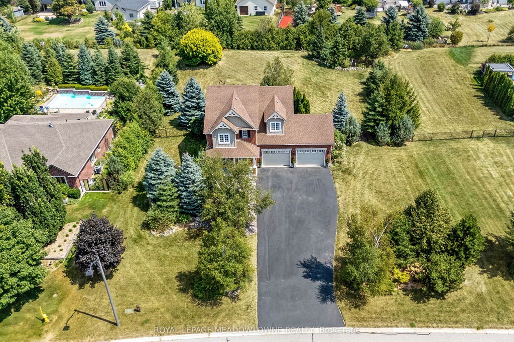 Photo of 26 Island Lake Road, Mono, ON L9W 5K3 (MLS # X12760708)