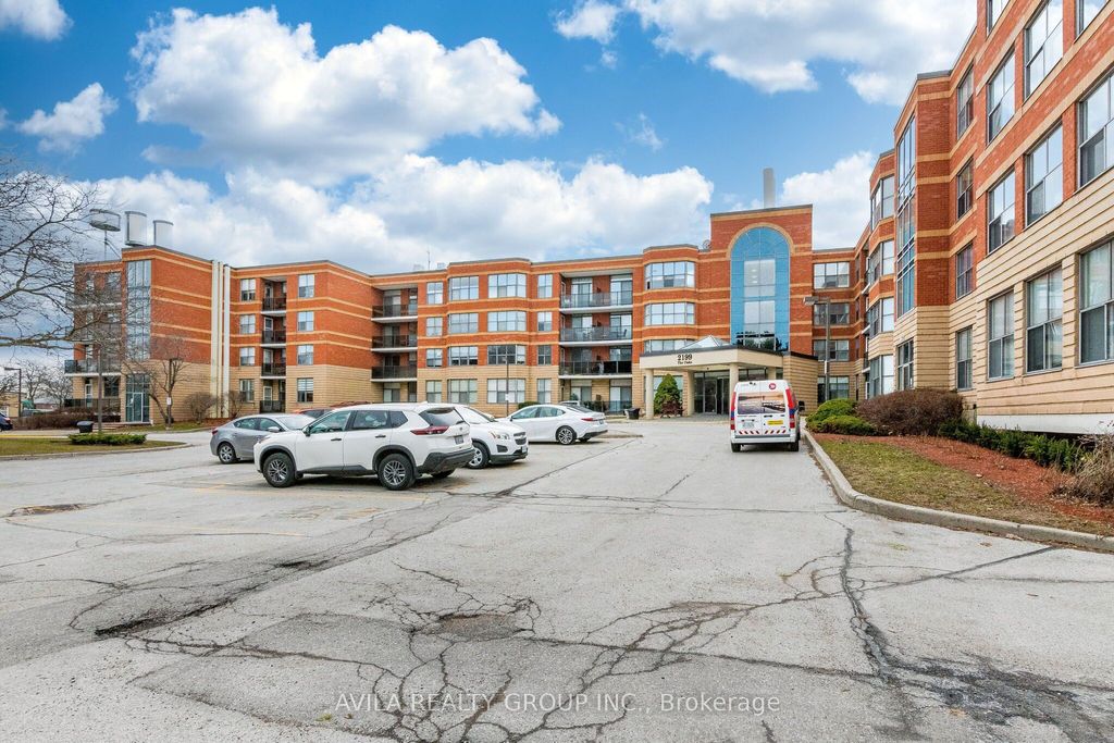 Photo of 2199 Sixth Line #409, Oakville, ON L6H 5V3 (MLS # W13038556)
