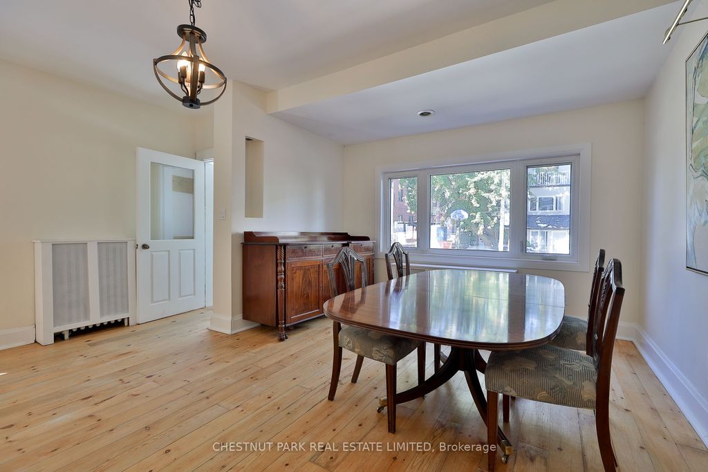 Photo of 5 Minto Street, Toronto, ON M4L 1B5 (MLS # E12446959)