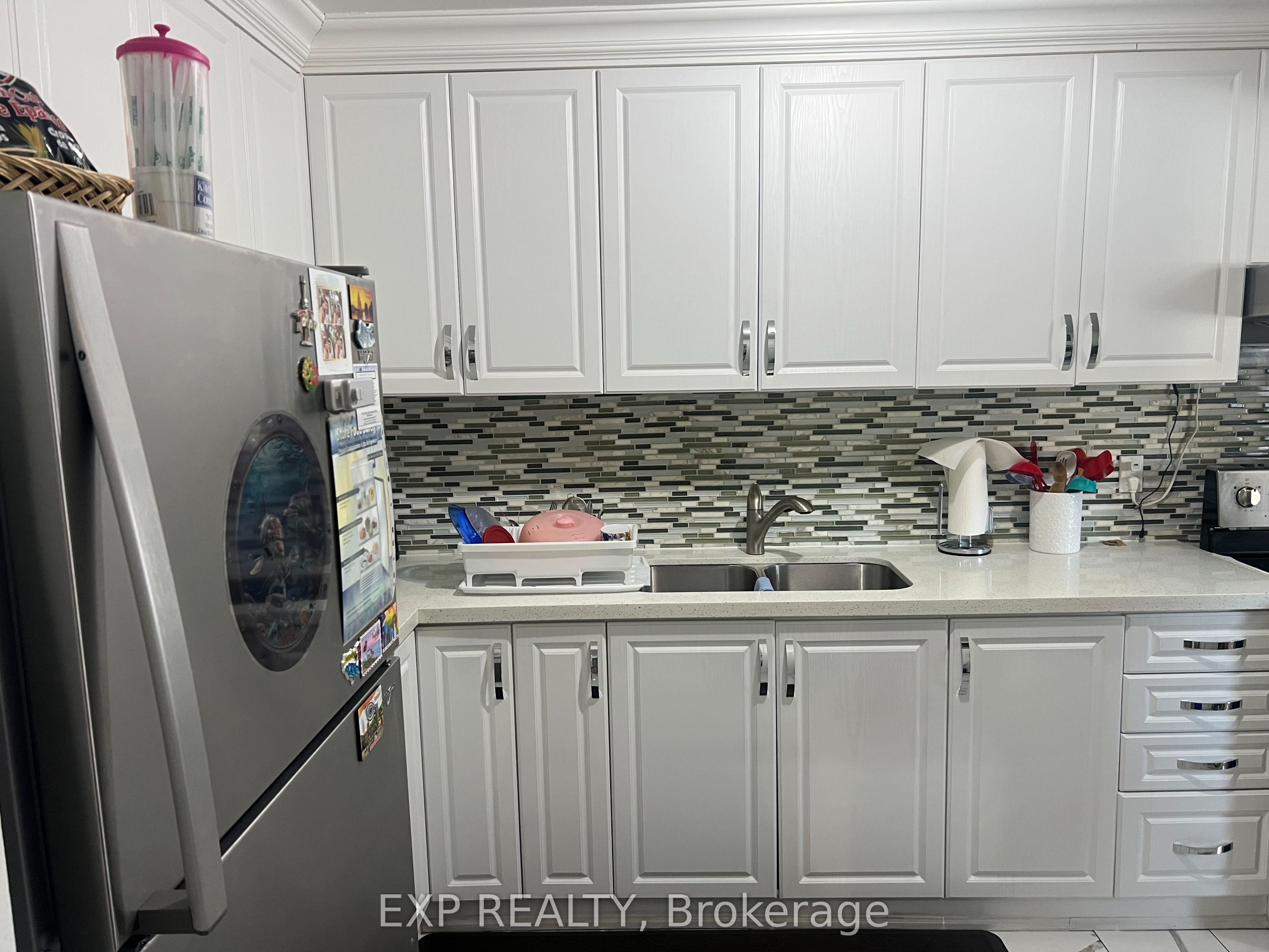 1660 Bloor Street 208