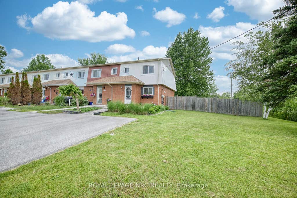 Photo of 517 BELLEVIEW Boulevard, Fort Erie, ON L0S 1N0 (MLS # X13453276)