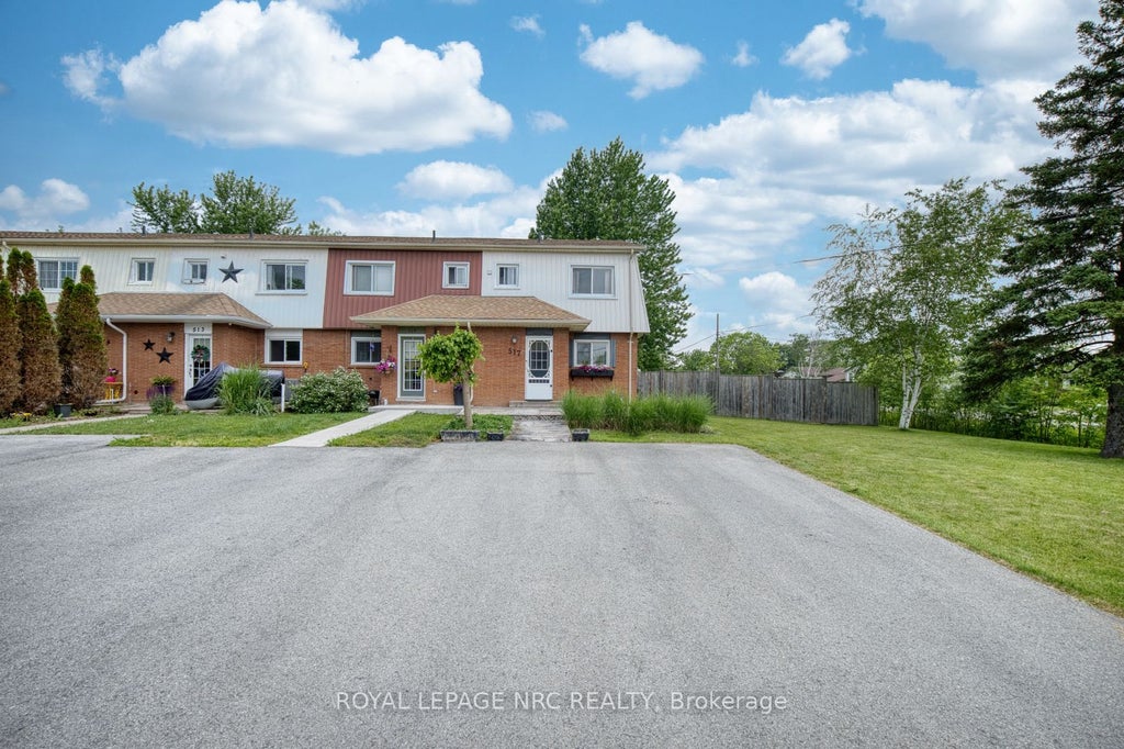 Photo of 517 BELLEVIEW Boulevard, Fort Erie, ON L0S 1N0 (MLS # X13453276)