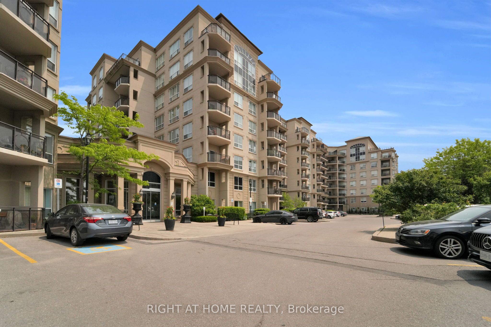 2 Maison Parc Court 710