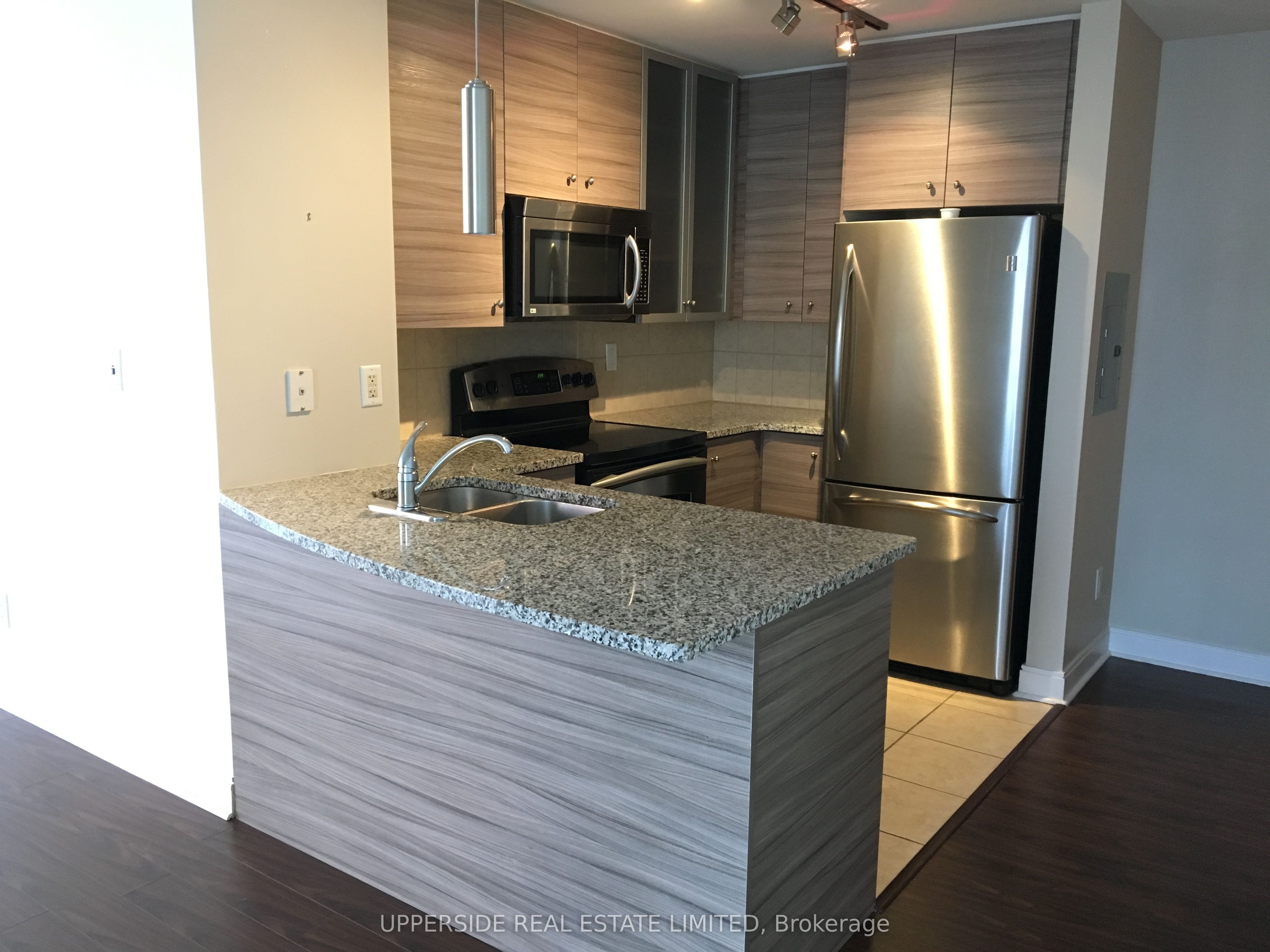 18 Yorkville Avenue 502