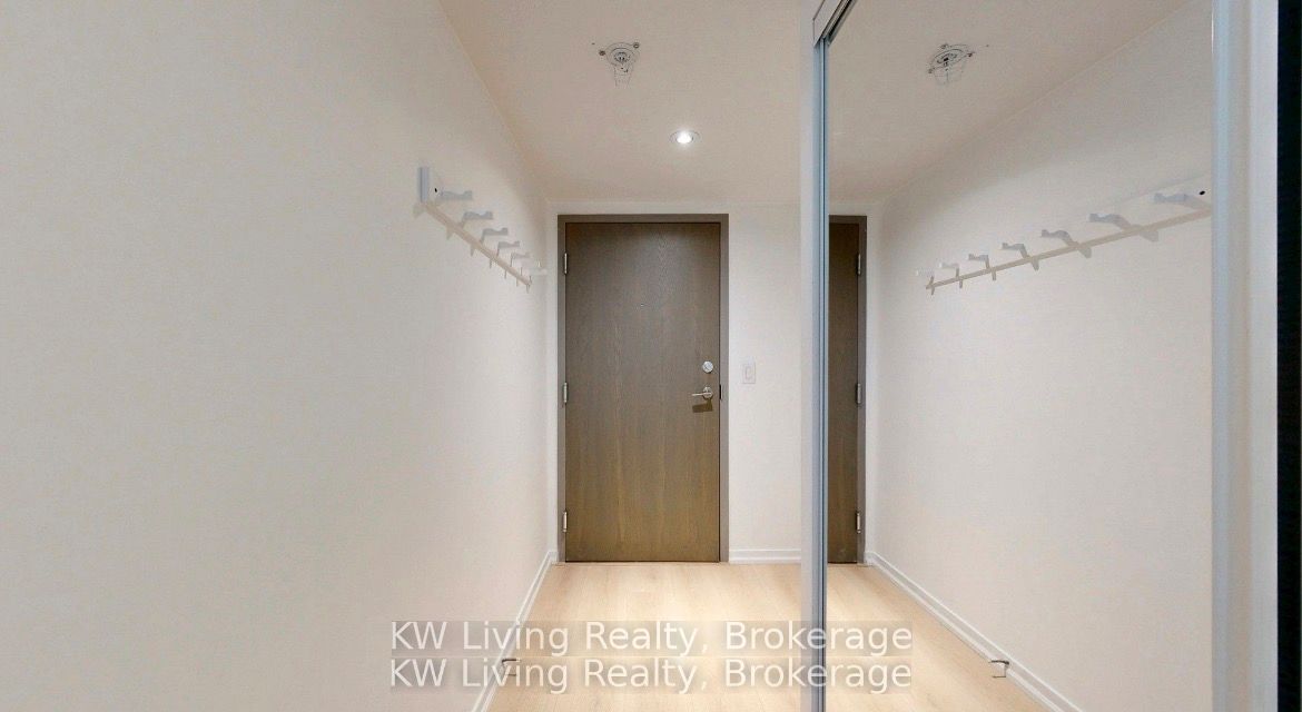 36 Lisgar Street 1211E