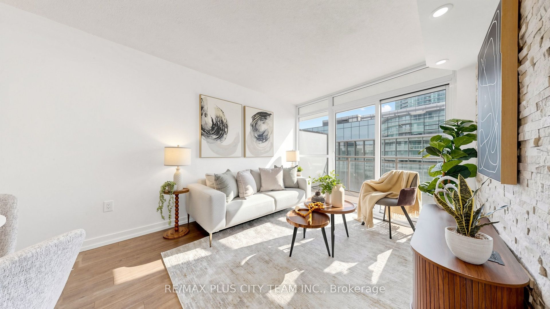 38 Dan Leckie Way 1103