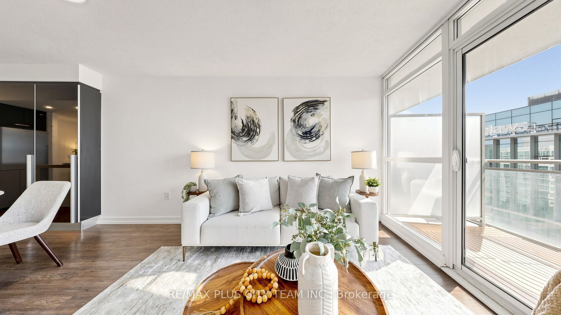 38 Dan Leckie Way 1103
