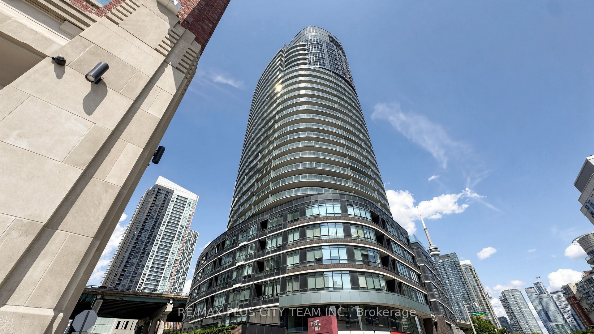38 Dan Leckie Way 1103