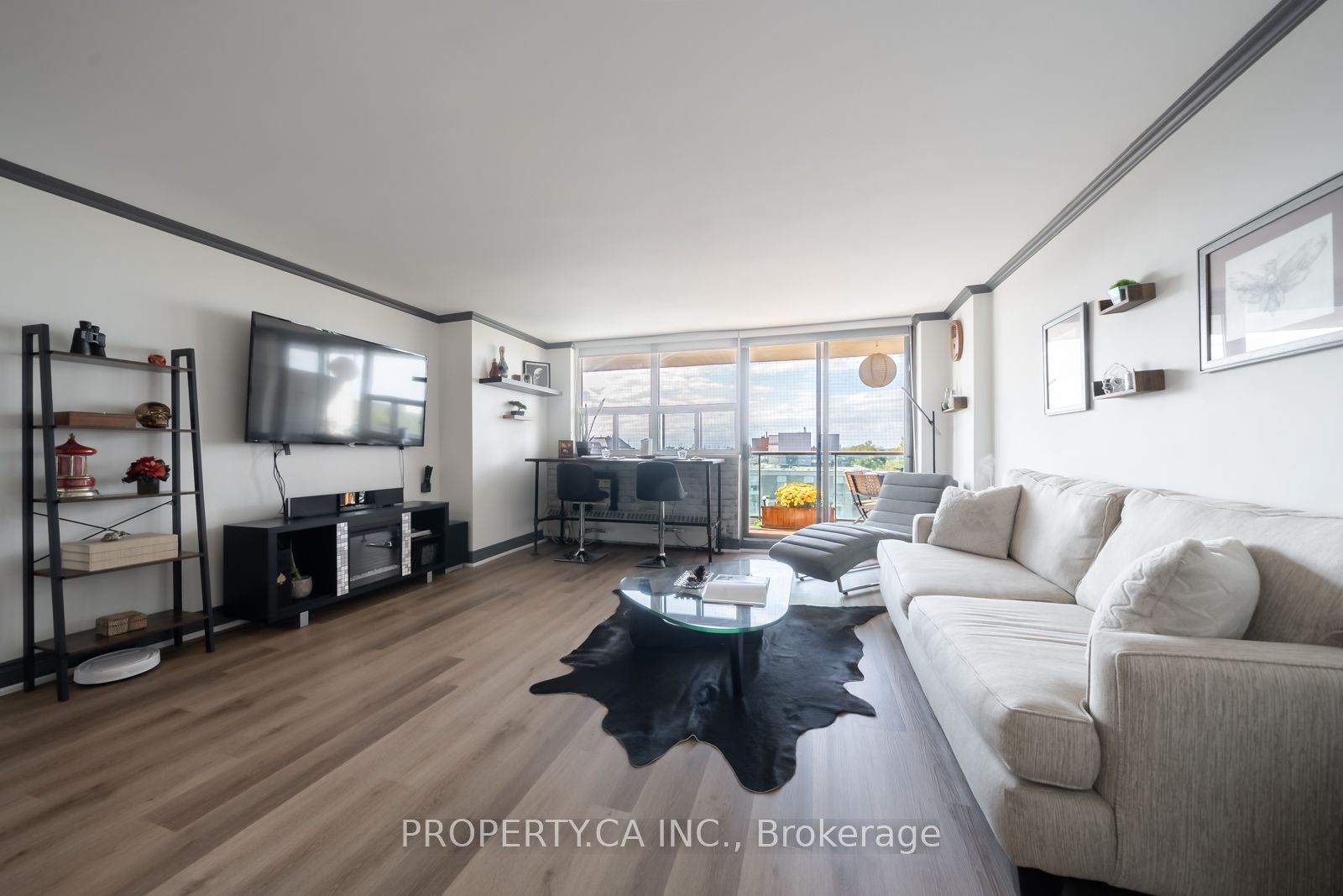 5949 Yonge Street 806