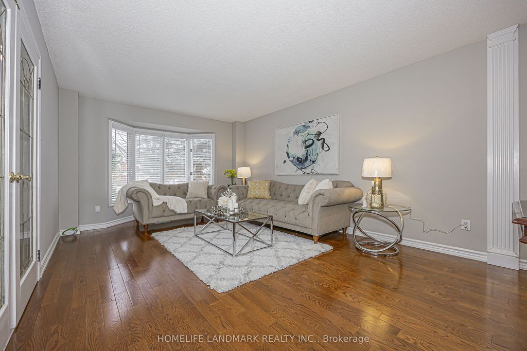 Photo of 246 Jelley Avenue, Newmarket, ON L3X 1S6 (MLS # N12980556)