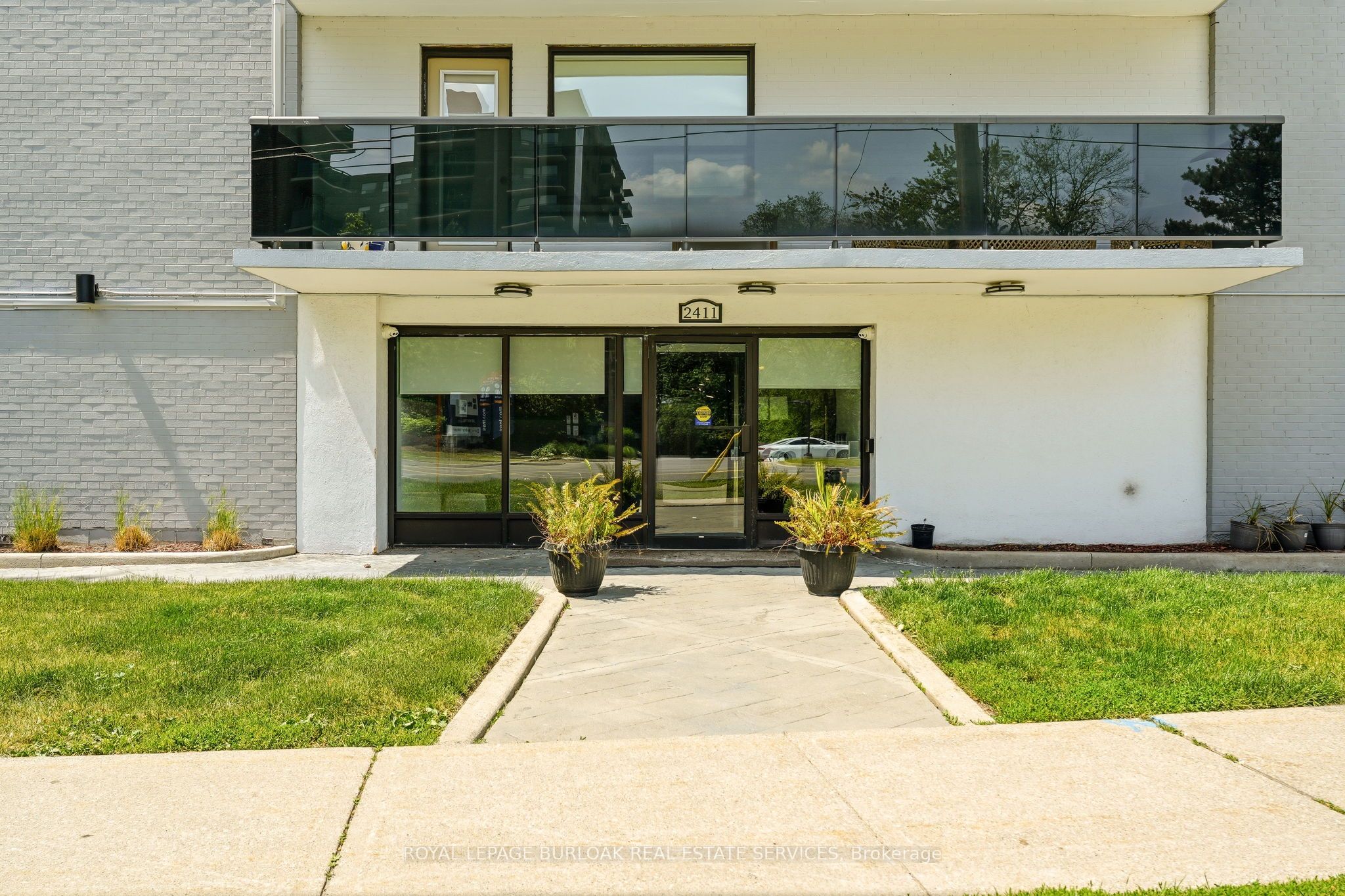 2411 New Street 201