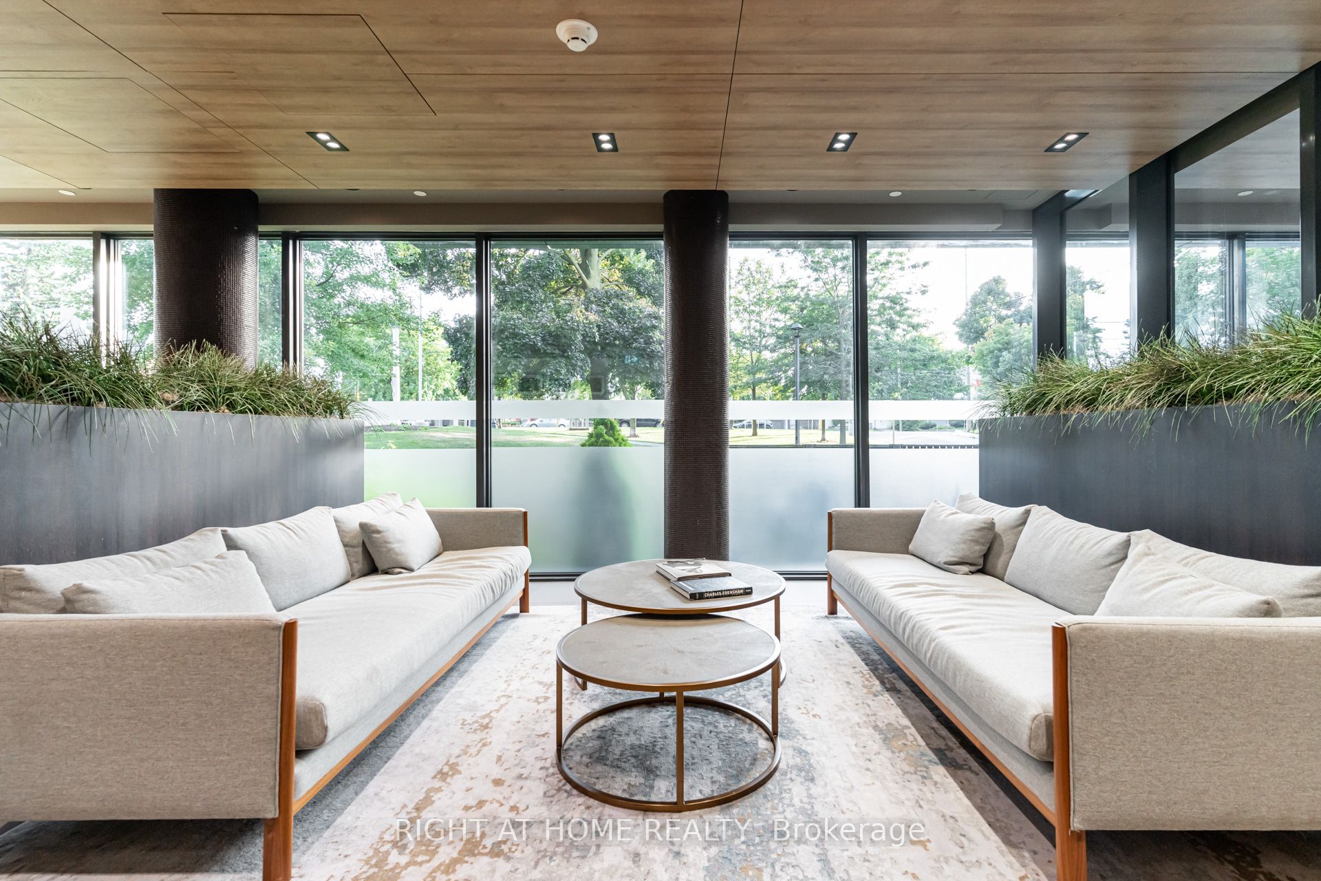 21 Park Street E 506