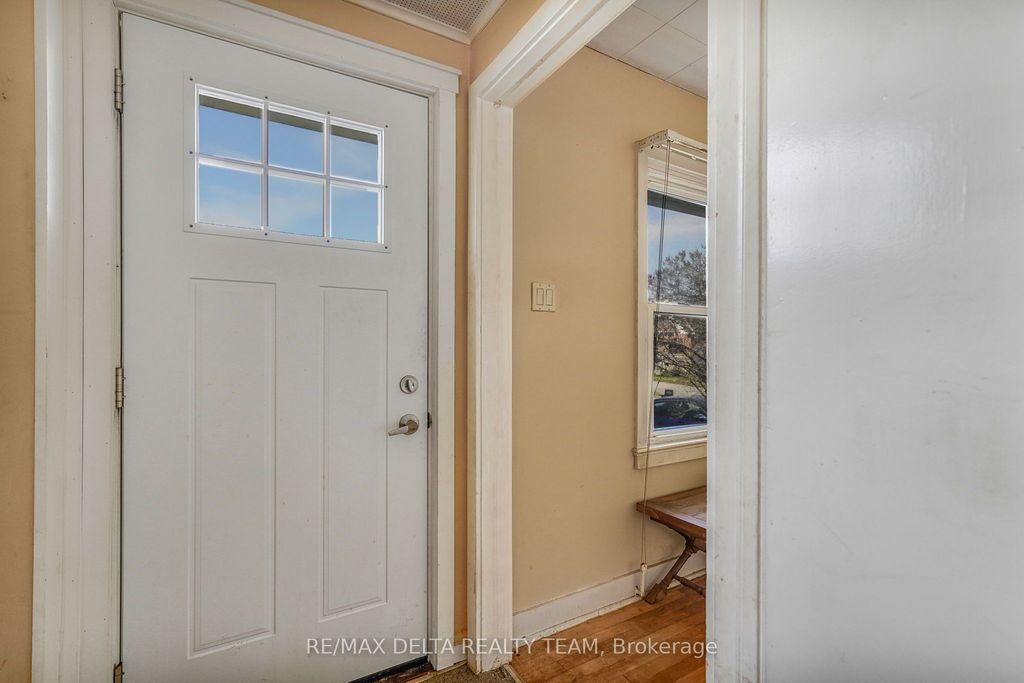 Photo of 1242 Vancouver Avenue, Hunt Club - South Keys and Area, ON K1V 6V3 (MLS # X13034414)