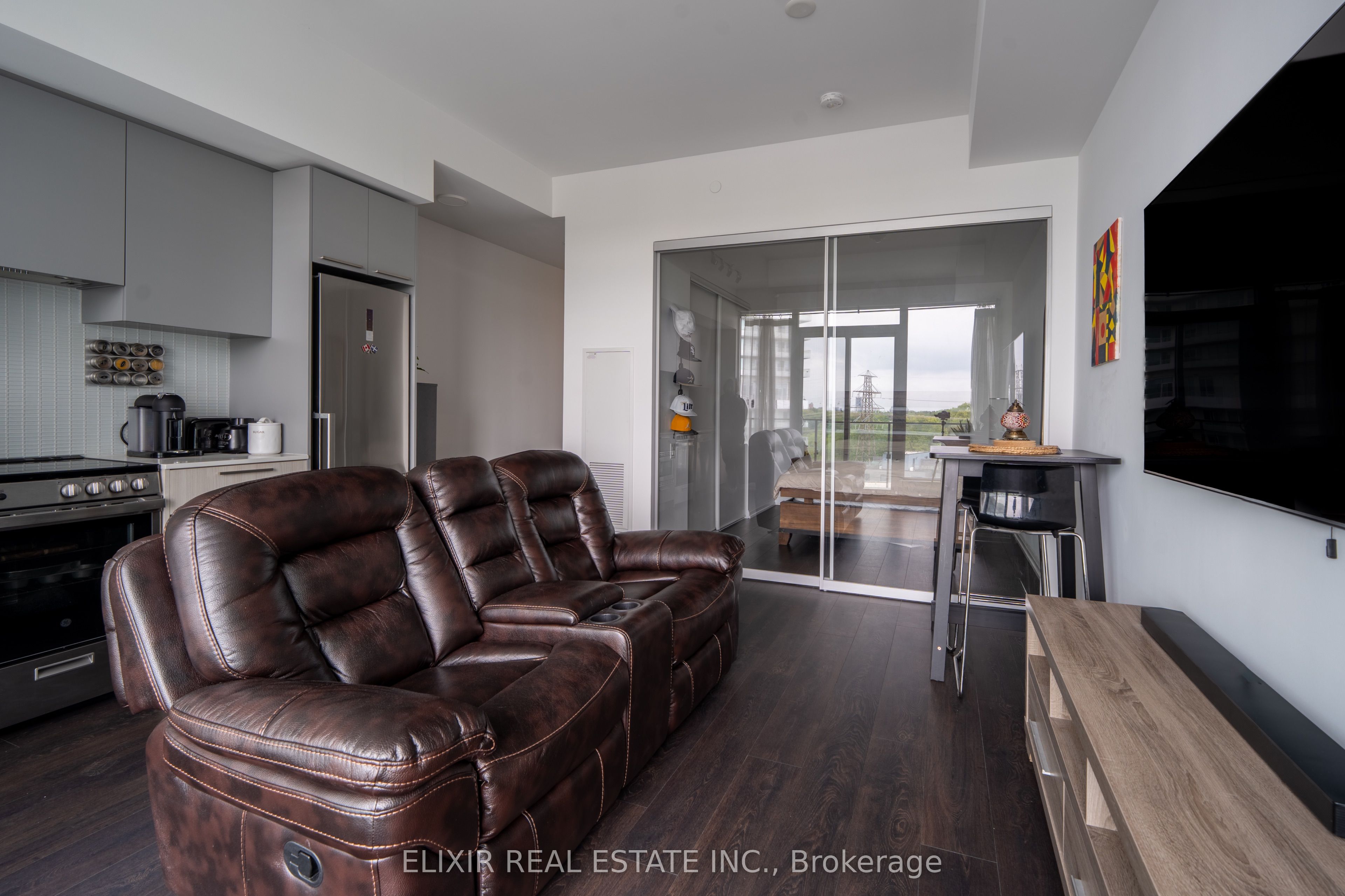4208 Dundas Street W 615