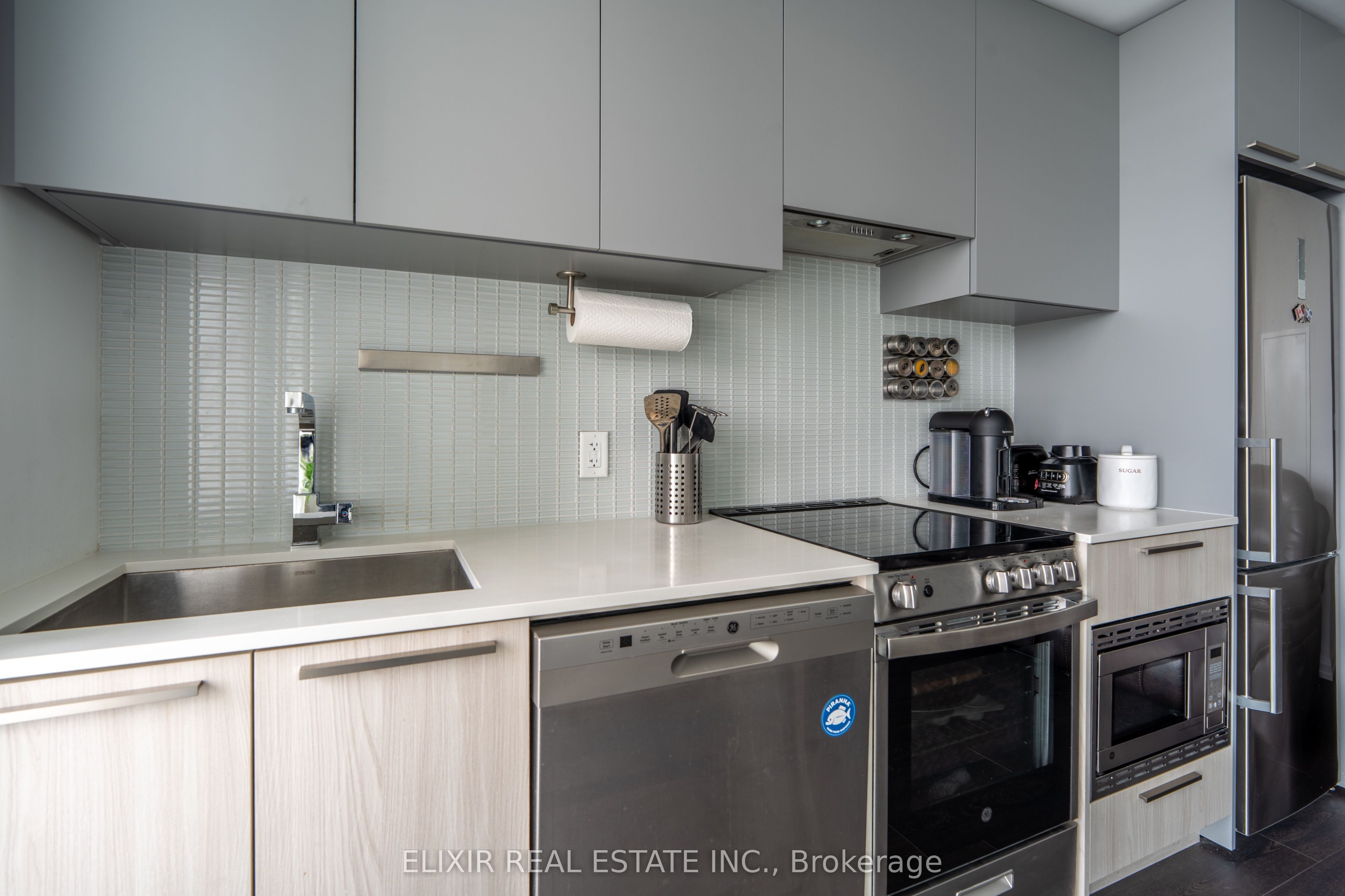4208 Dundas Street W 615