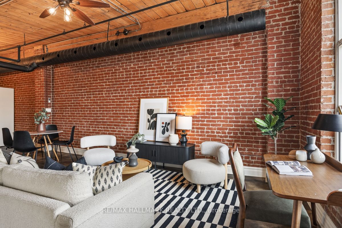 426 Queen Street E 405