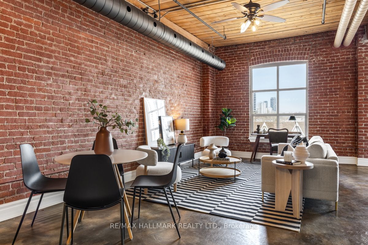 426 Queen Street E 405