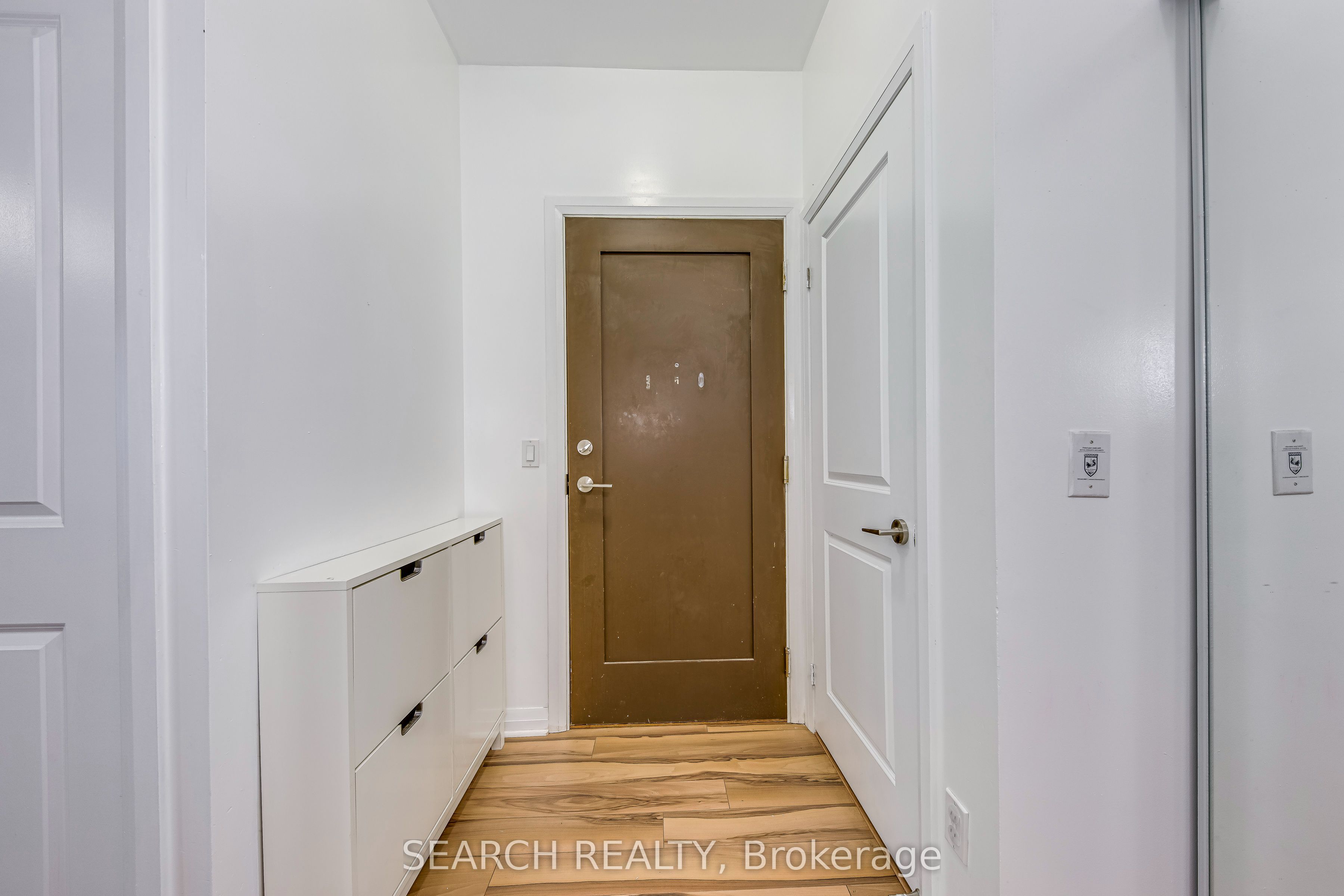 75 Eglinton Avenue W 301