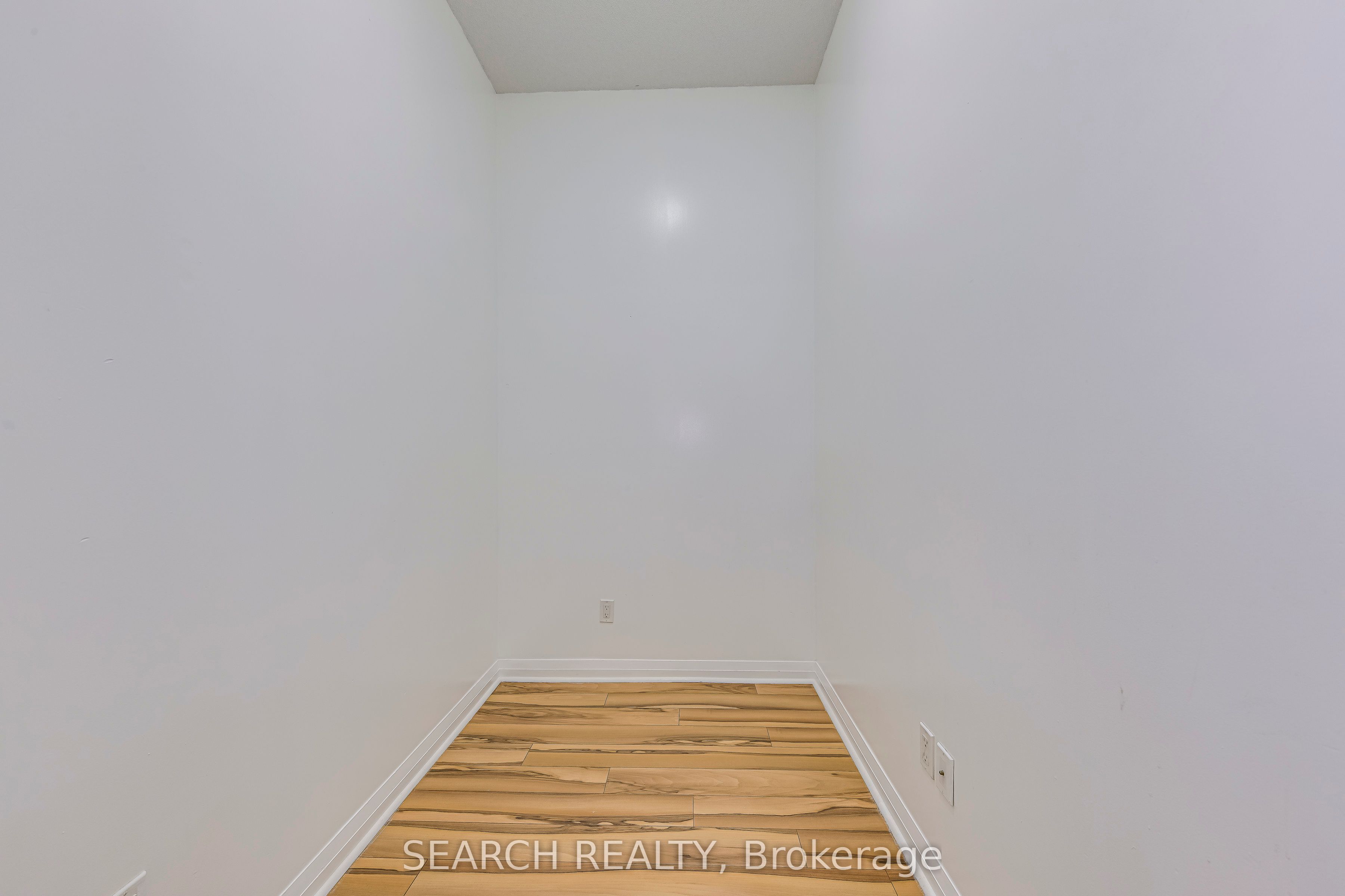 75 Eglinton Avenue W 301