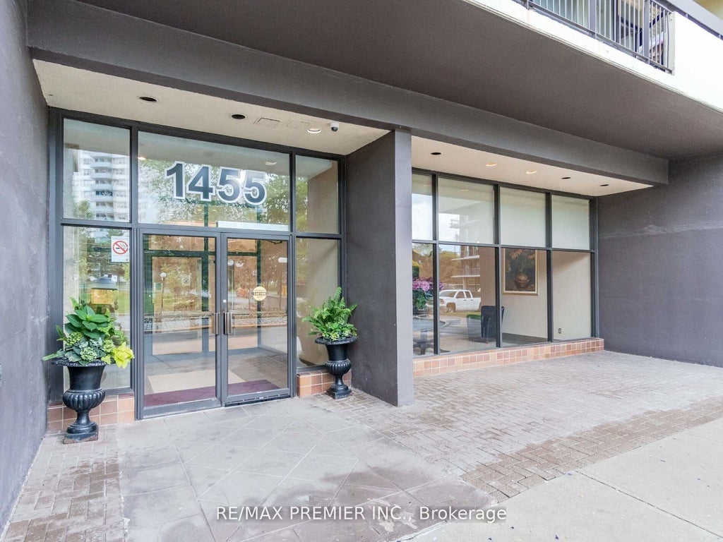 Photo of 1455 Lawrence Avenue W #2004, Toronto, ON M6L 1B1 (MLS # W13221890)