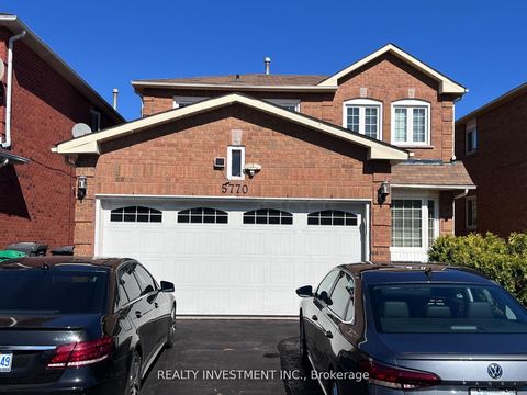 5770 Prairie Circle Unit 3 Mississauga ON L5N 6B4