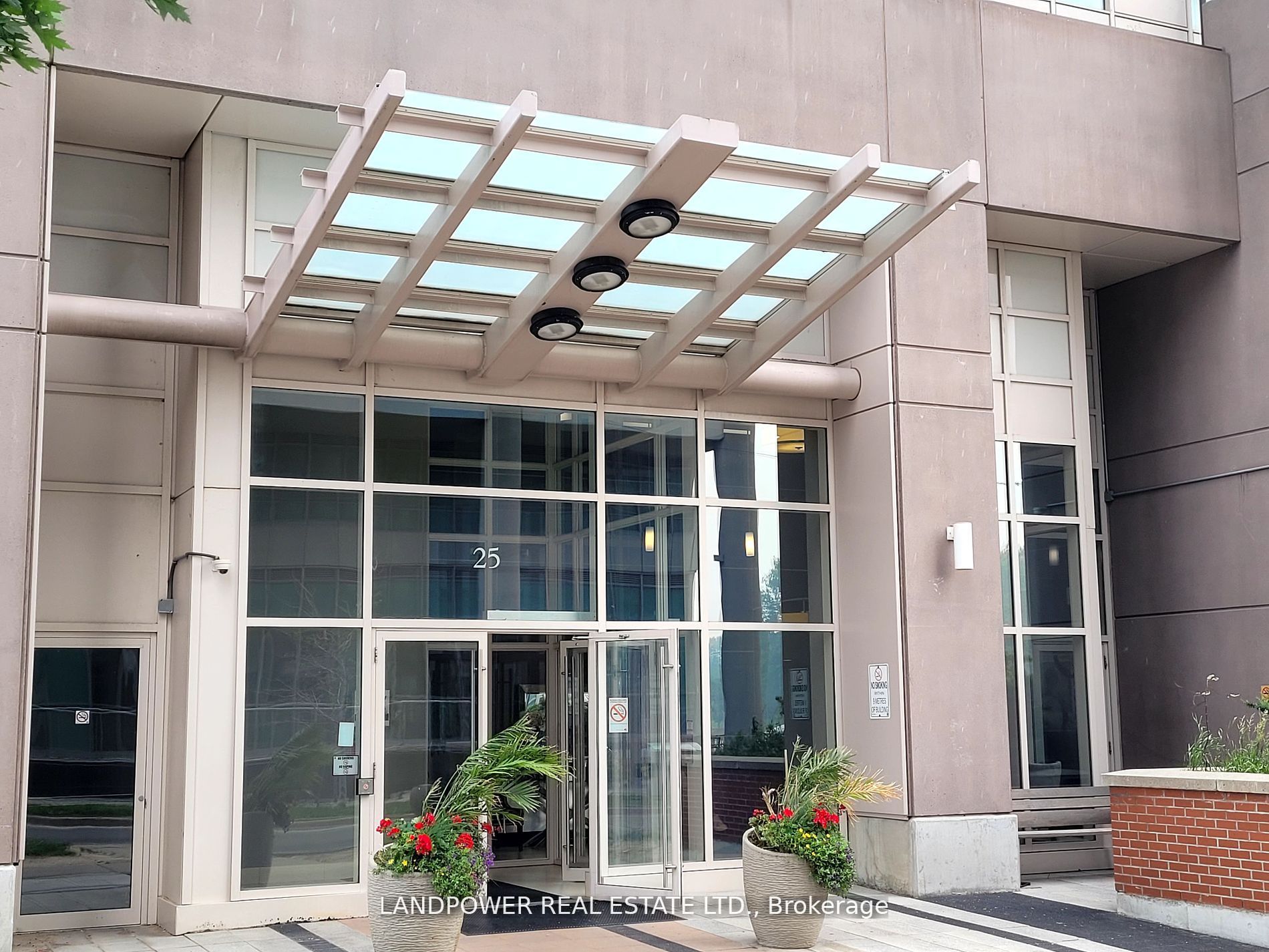 25 Town Centre Court UPH07