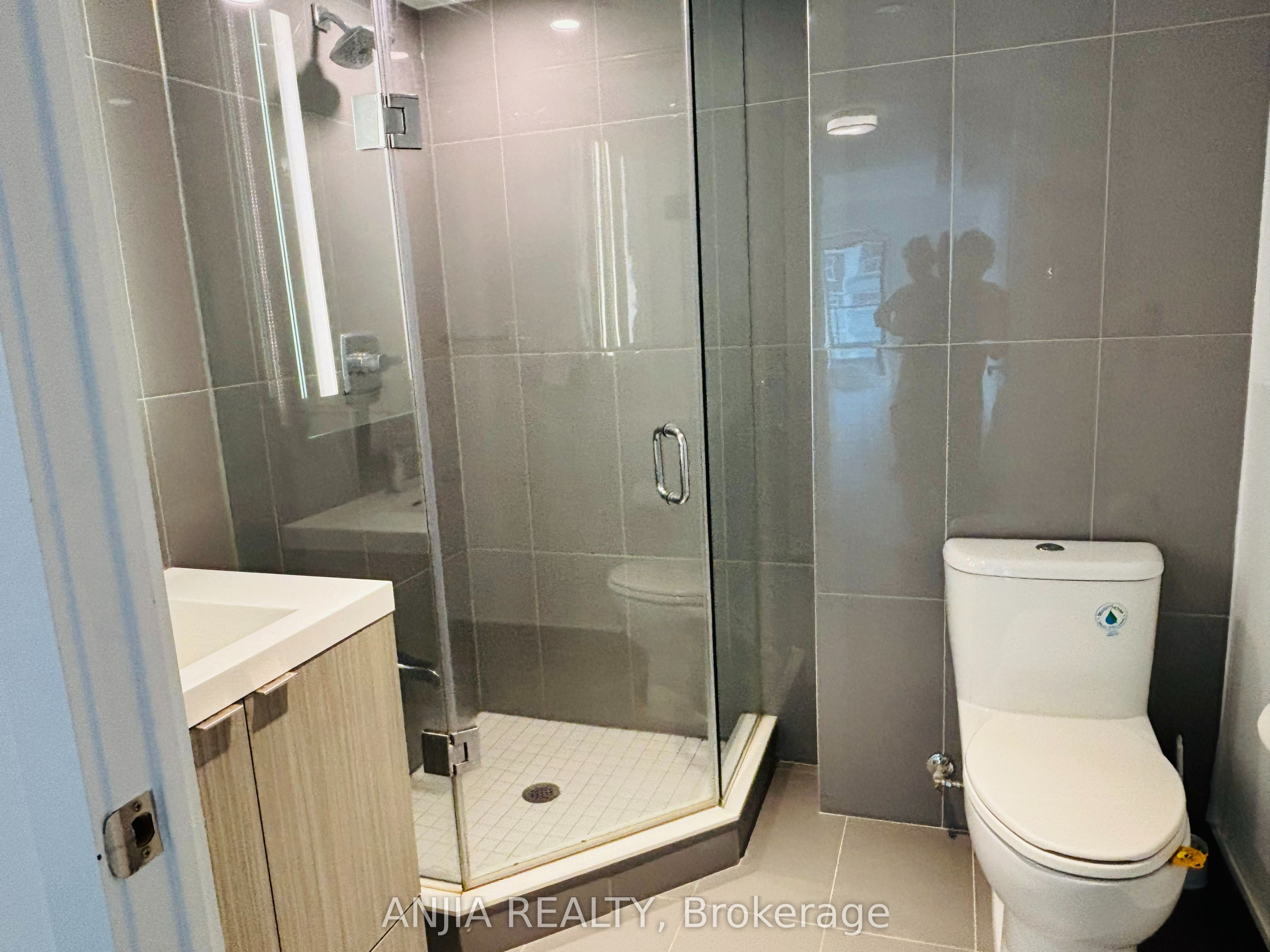 585 Bloor Street E 622