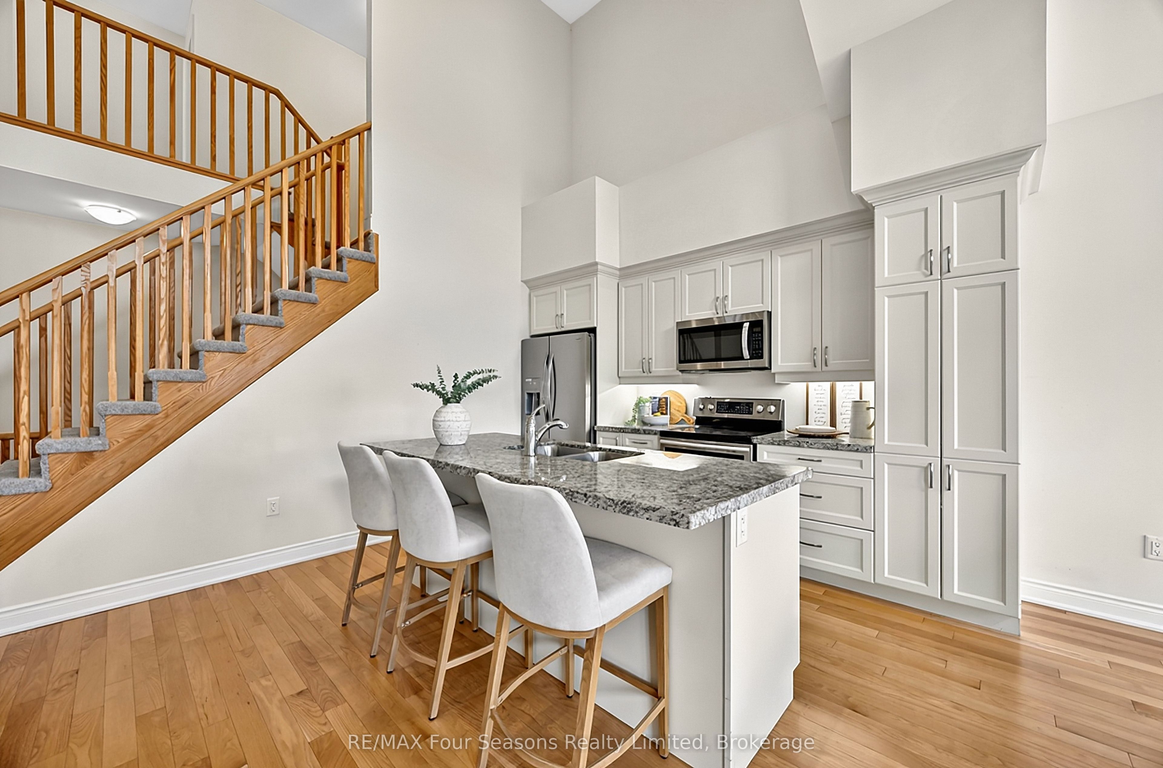 100 Kari Crescent