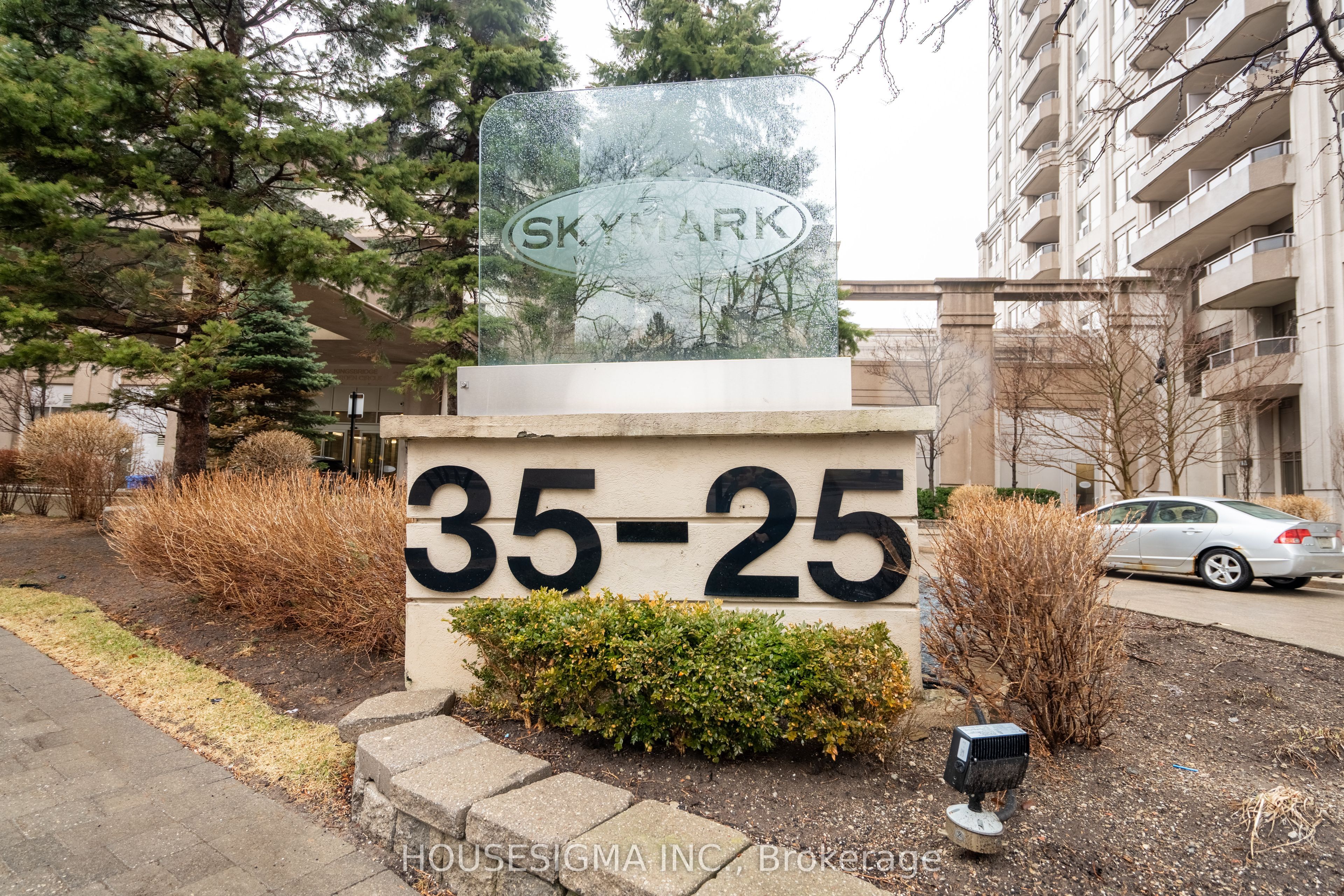 35 Kingsbridge Garden Circle 513