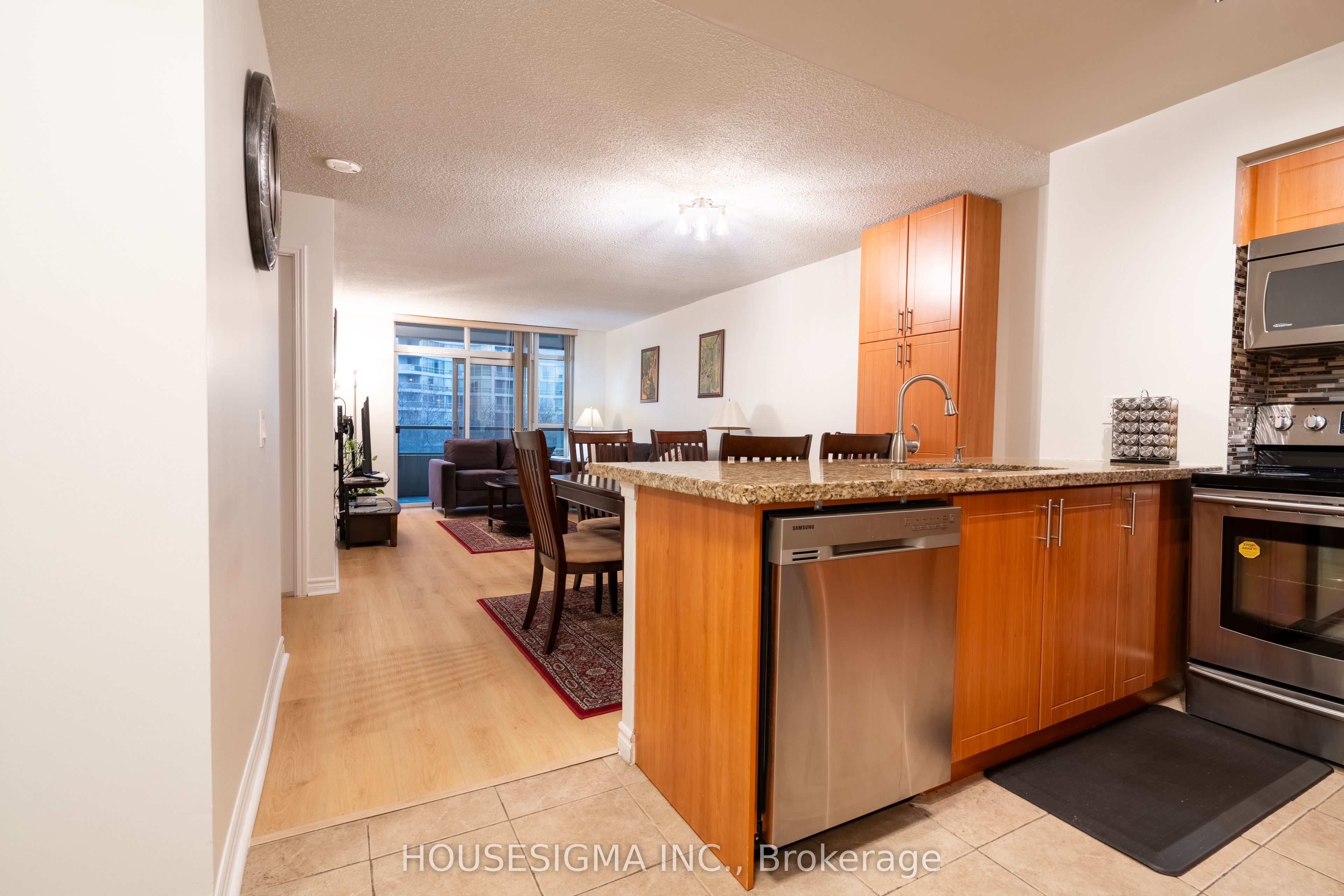 35 Kingsbridge Garden Circle 513