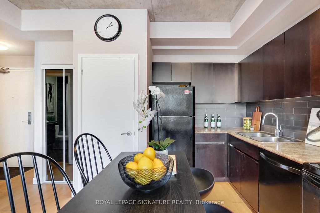 Photo of 38 Niagara Street #711, Toronto, ON M5V 3X1 (MLS # C12382385)