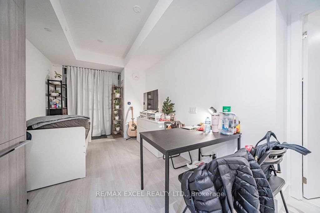 Photo of 625 Sheppard Avenue E #302, Toronto, ON M2K 1B5 (MLS # C13865120)