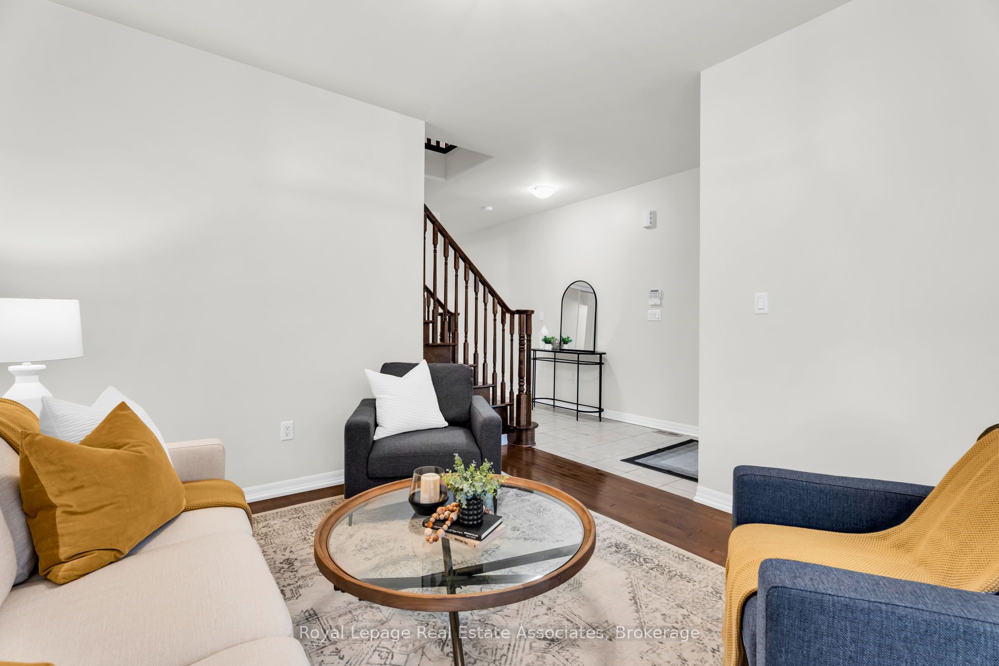 879 Etherington Way